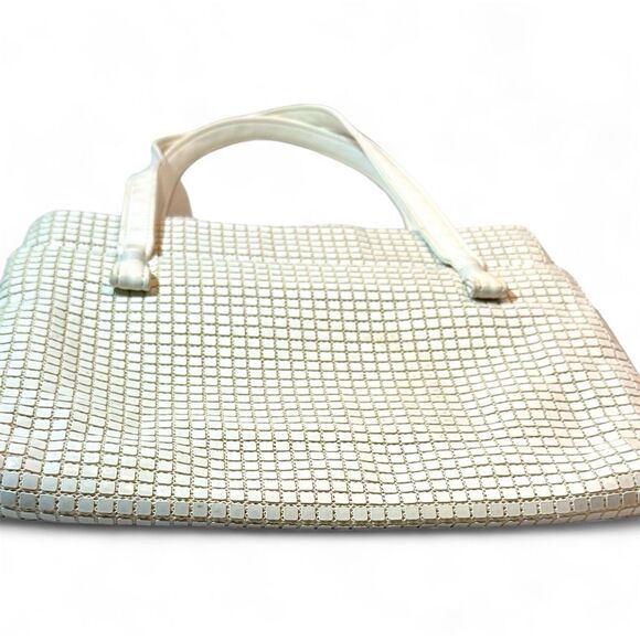 1960s Lumured Creamy White Tote Bag, Tile Mesh Zipper Closure double Handles - Picture 10 of 14